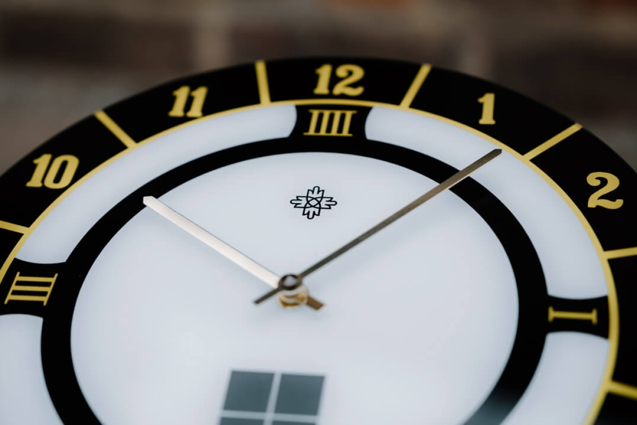 Nástěnné hodiny PRIM